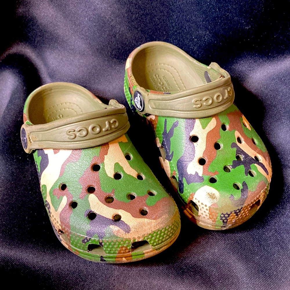 Toddler crocs